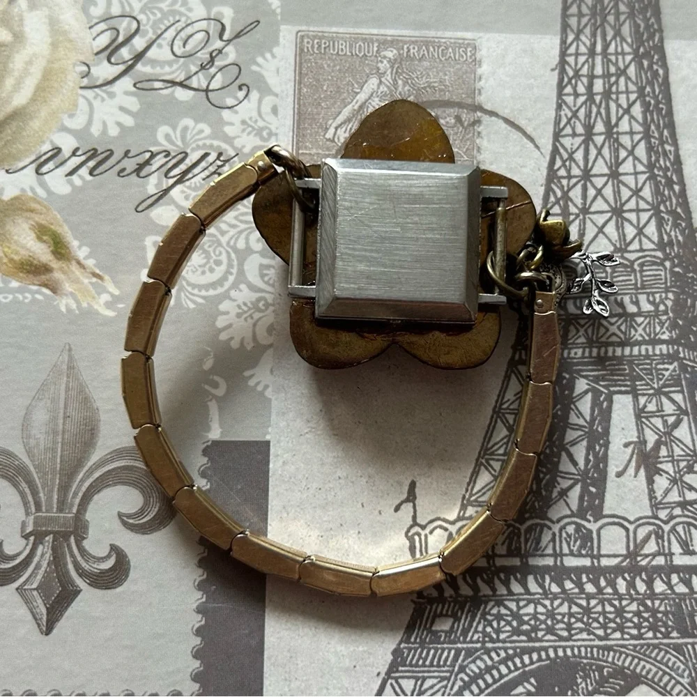 VINTAGE FLOWER BUTTON & Watch band repurposed into GORGEOUS BRACELET